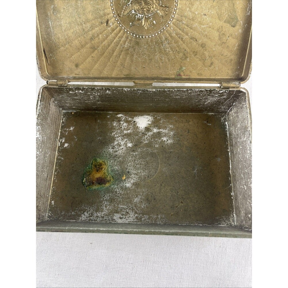 Vintage Gold Colored Plastic Box With Embossed Rose On Top - Picture 9 of 13